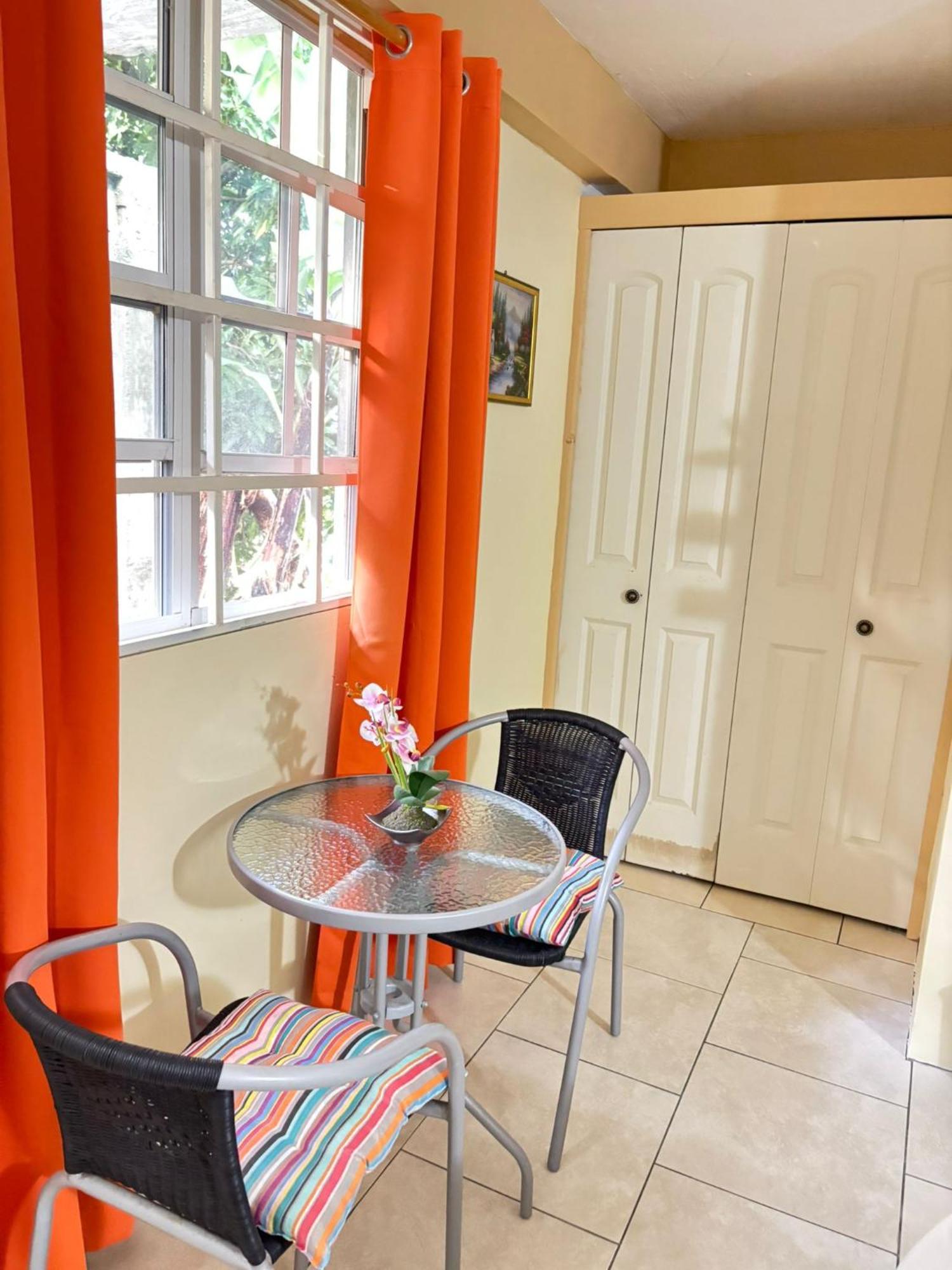 Matthew'S Miracle View Bed and Breakfast Ροζό Εξωτερικό φωτογραφία